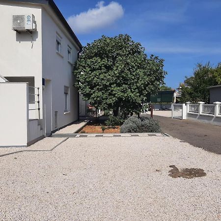 Apartman Bunaric Vir Buitenkant foto