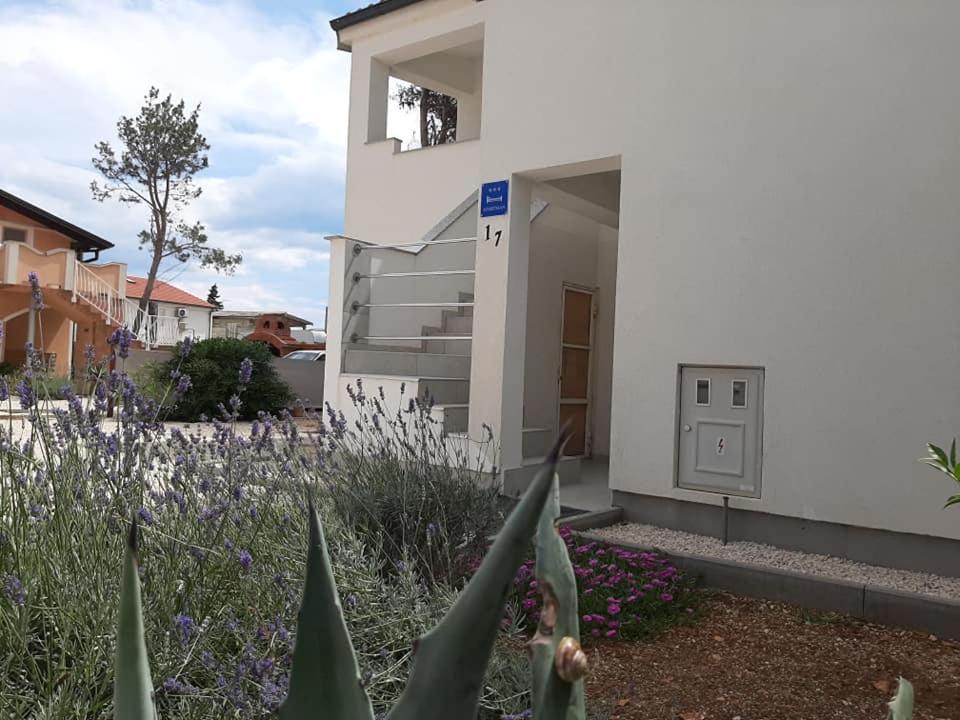 Apartman Bunaric Vir Buitenkant foto