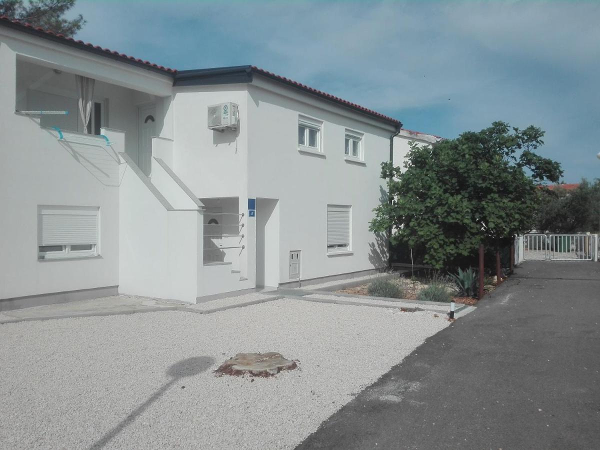 Apartman Bunaric Vir Buitenkant foto