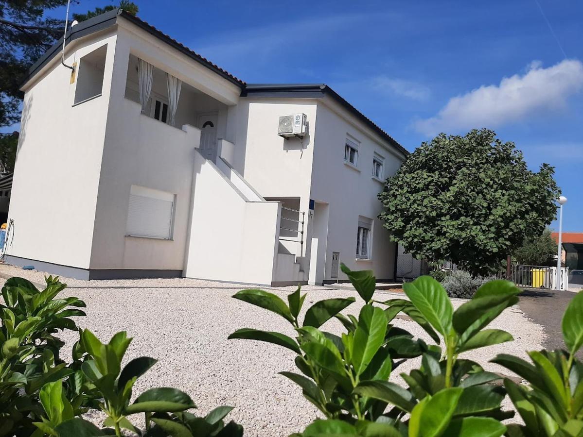 Apartman Bunaric Vir Buitenkant foto