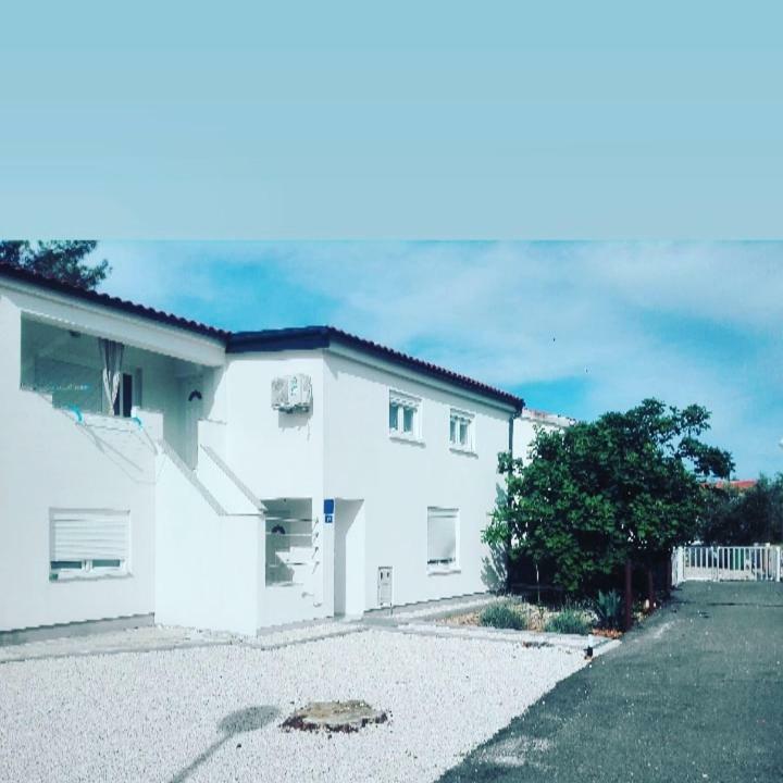 Apartman Bunaric Vir Buitenkant foto