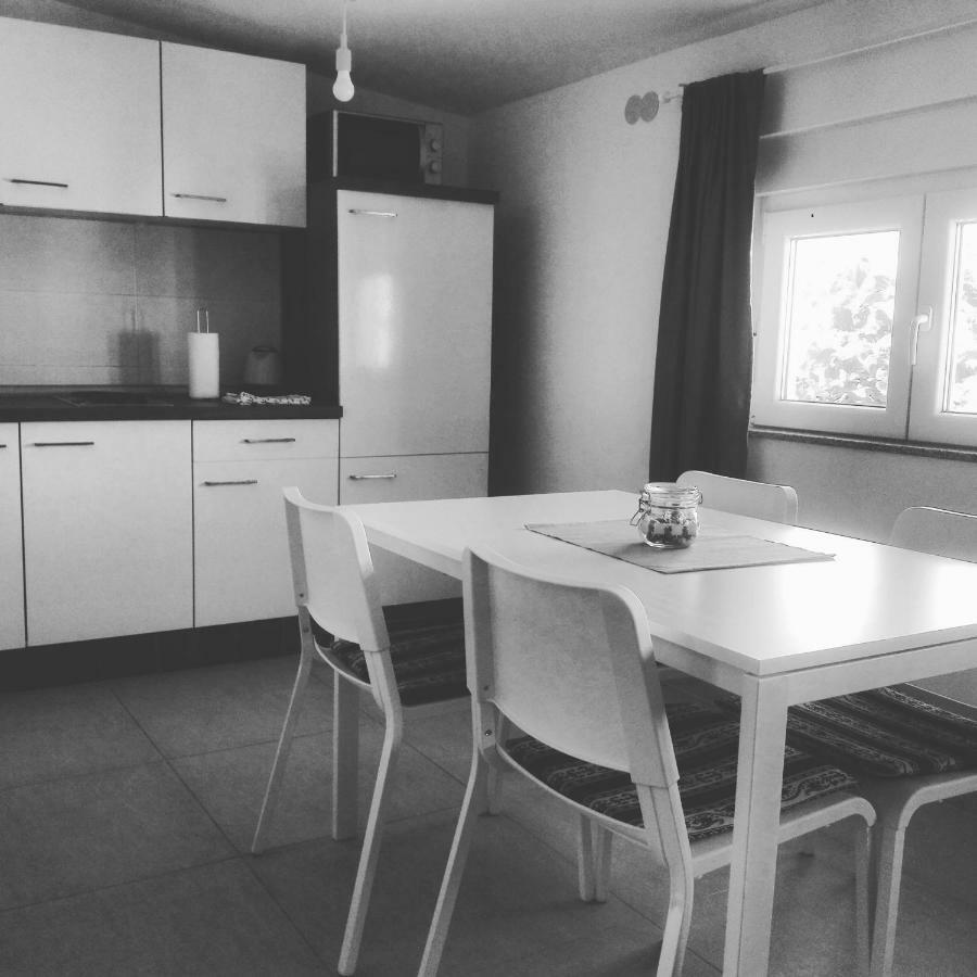 Apartman Bunaric Vir Buitenkant foto